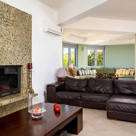 Vila Zafira - Seaview Manor With Heated Pool *
