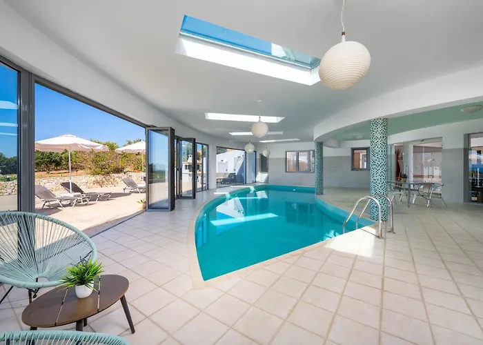 Villa Villa Zafira - Seaview Manor With Heated Pool *