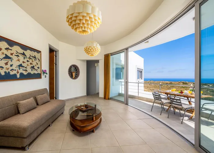 Villa Zafira - Seaview Manor With Heated Pool