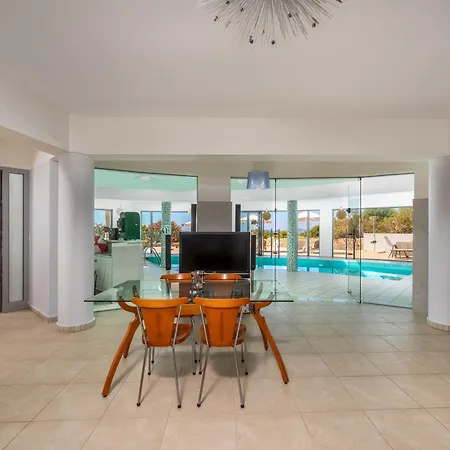 Villa Zafira - Seaview Manor With Heated Pool *
