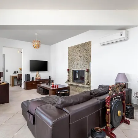 Villa Zafira - Seaview Manor With Heated Pool Villa