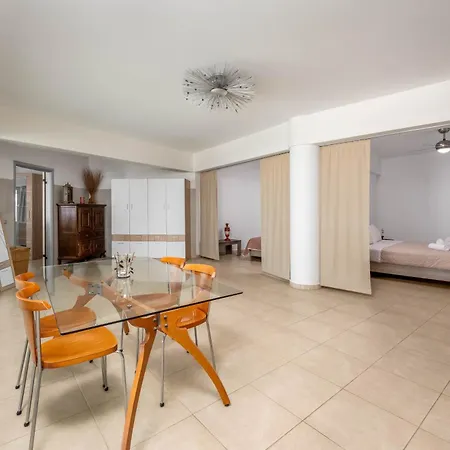 Villa Zafira - Seaview Manor With Heated Pool *