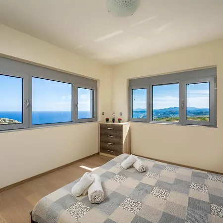 Villa Zafira - Seaview Manor With Heated Pool