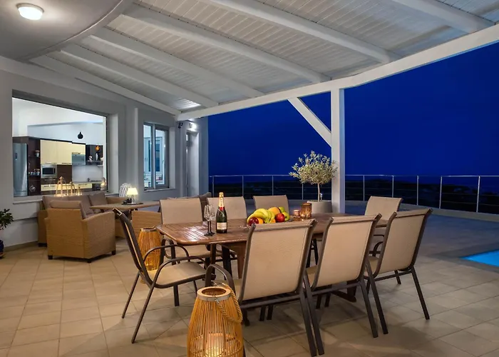 Villa Villa Zafira - Seaview Manor With Heated Pool Kallithéa
