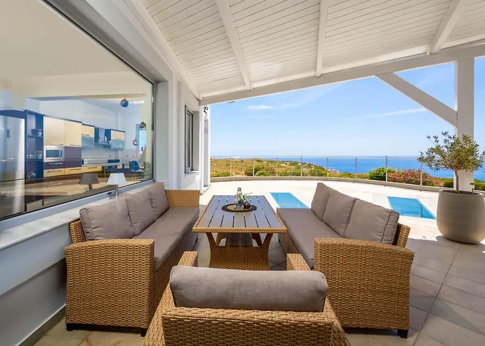 Villa Zafira - Seaview Manor With Heated Pool