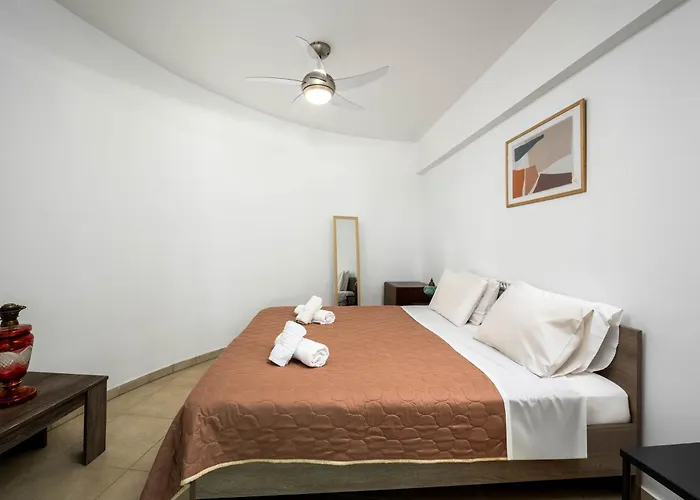 Villa Zafira - Seaview Manor With Heated Pool *