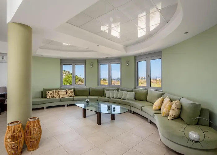 Villa Zafira - Seaview Manor With Heated Pool