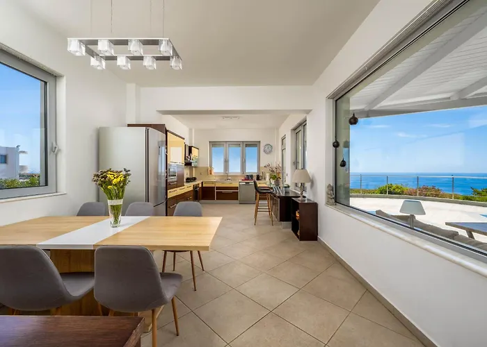 Villa Zafira - Seaview Manor With Heated Pool Villa Kallithéa