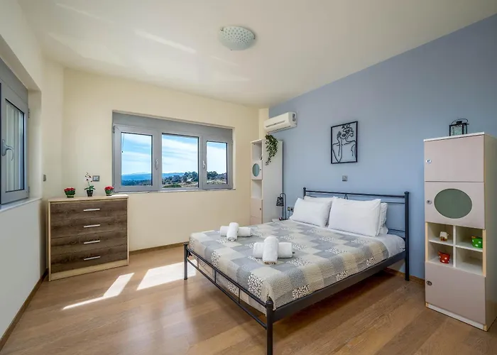 Villa Zafira - Seaview Manor With Heated Pool