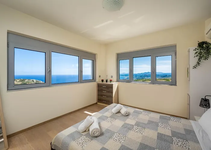 Villa Zafira - Seaview Manor With Heated Pool